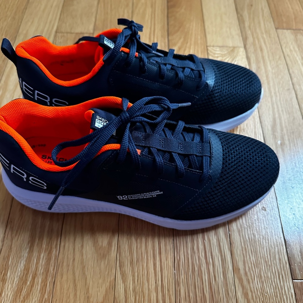 Boys Skechers sneakers size 7